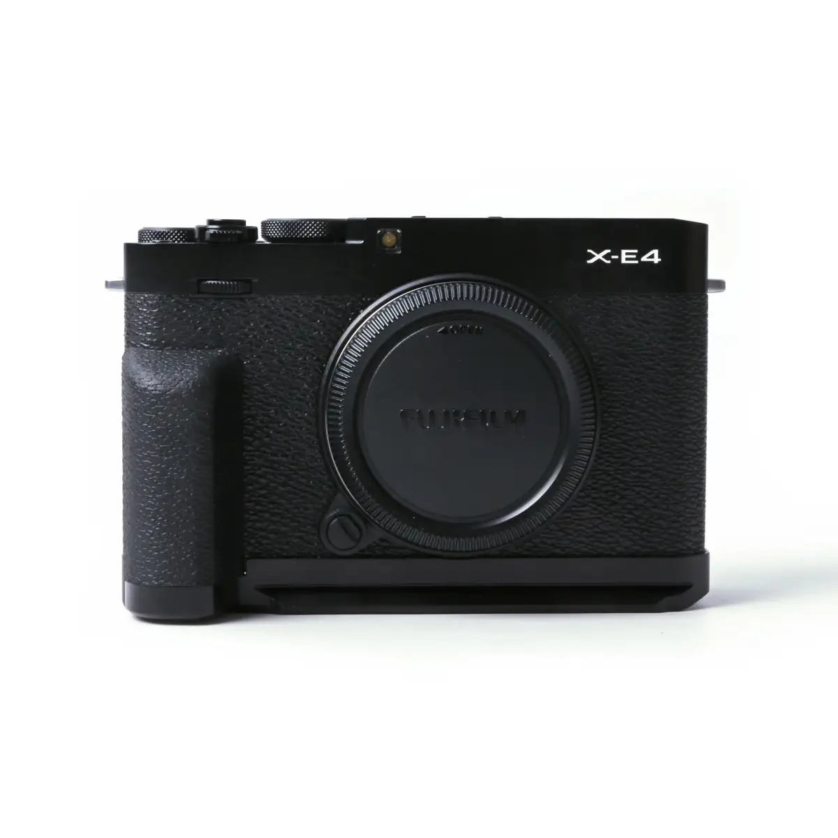 Fujifilm X-E4 Mirrorless Digital Camera with MHG-XE4 and TR-XE4 Kit (Black)